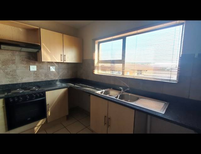 2 BEDROOM FLAT FOR SALE IN THREE RIVERS